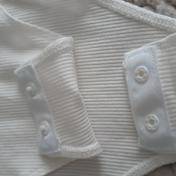 NWT Mangopop Collection Size Medium Beige Ribbed Tank Top Snap Bodysuit - Picture 5 of 14